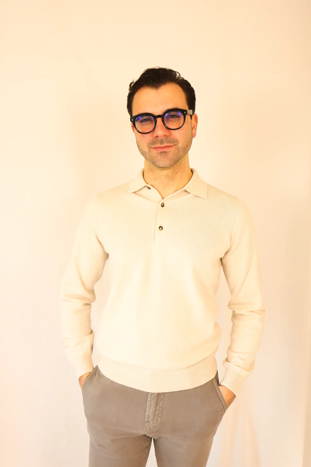 Off-white longsleeve polo in 100% cashmere – Handgemaakt maatwerk uit Italië